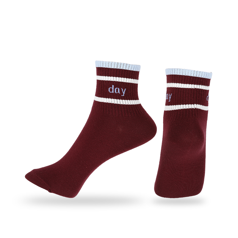 Unisex classic striata et litteris disposito quartam ludis socks